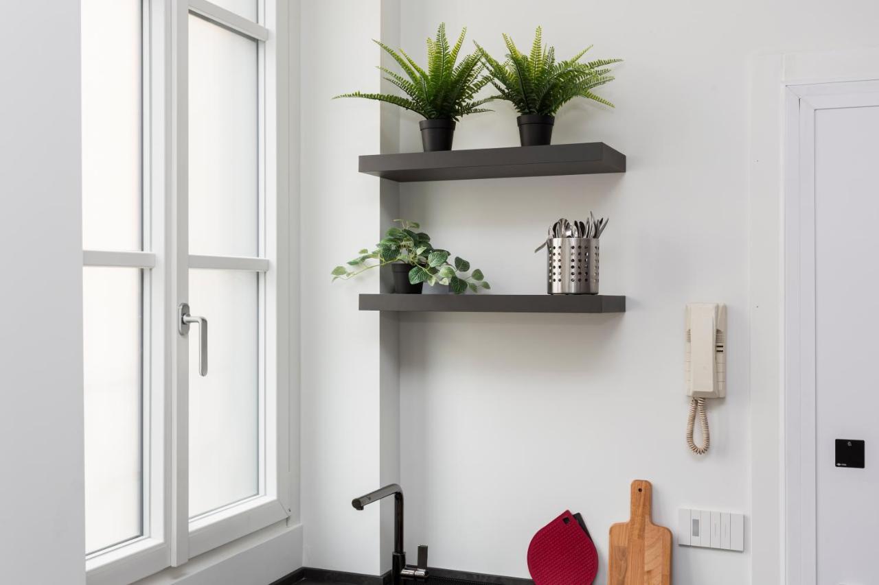 Appartamento Nest For 2 In Milan Fashion District Via S Cecilia Esterno foto